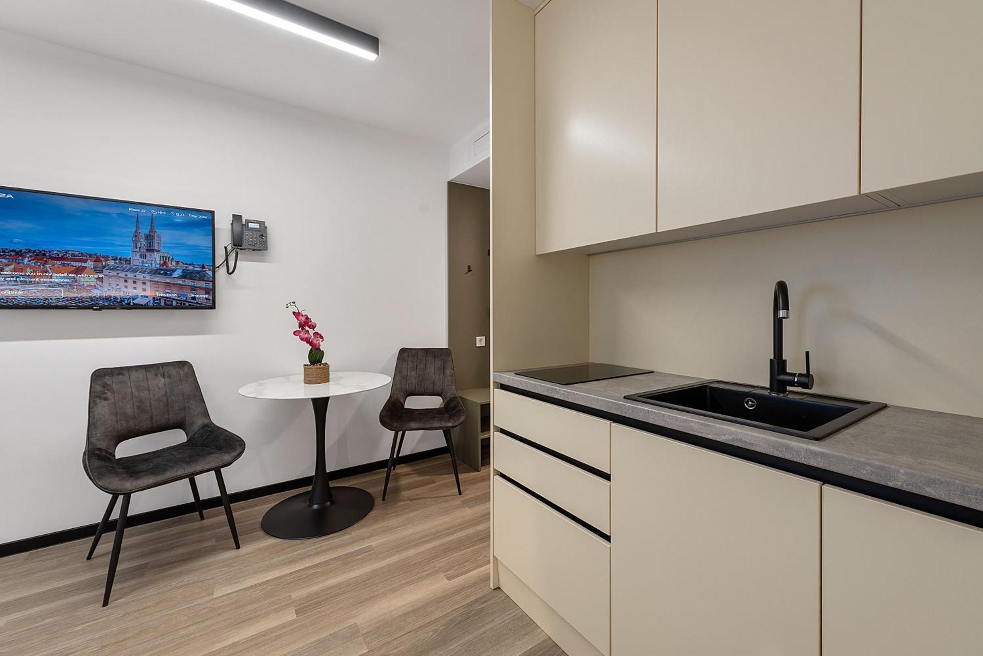 Studio Apartments Lenuzzi Zagreb Exterior foto