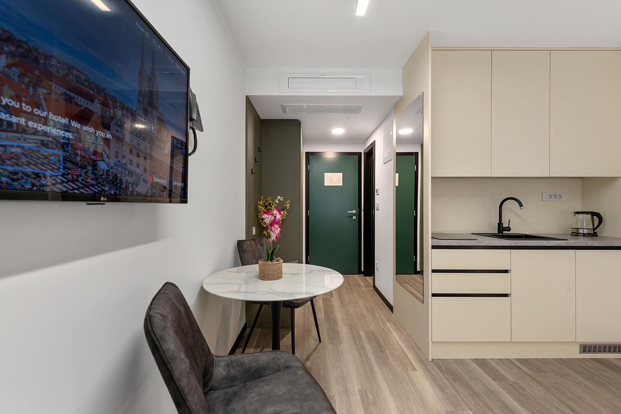 Studio Apartments Lenuzzi Zagreb Exterior foto